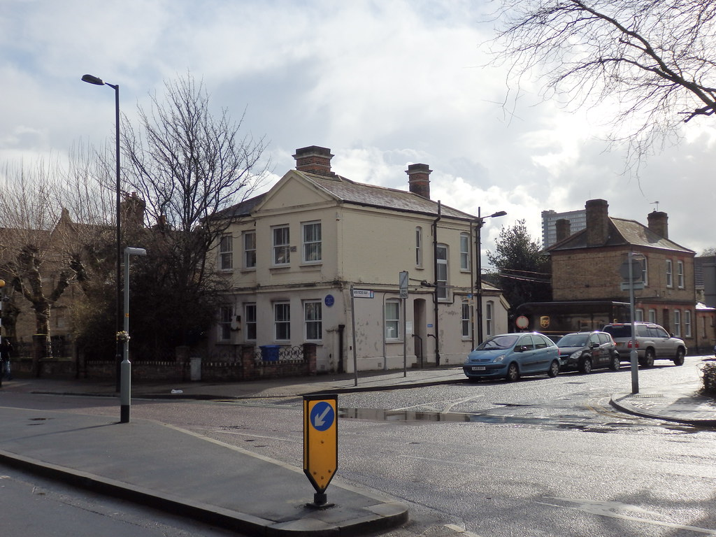 Lower Road,The Gatehouse left, Ann Moss Way right  2018. Straight through the front gates. X.png