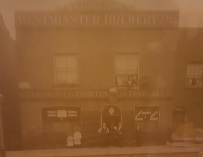 Coin Street c1900. The Salutation Pub No. 21. This pub closed c.1923.  X.png
