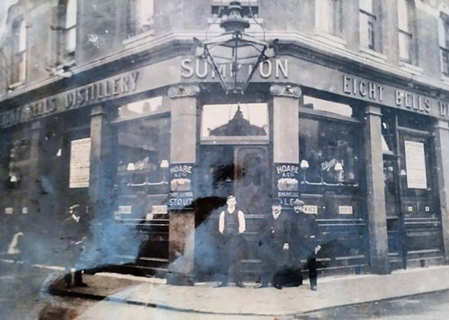 Collingwood Street, The Eight Bells, this pub closed c.1916.  X.png