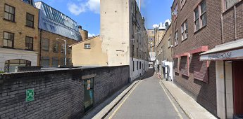 Mermaid Court, looking towards Borough High Street 2019.  X.png