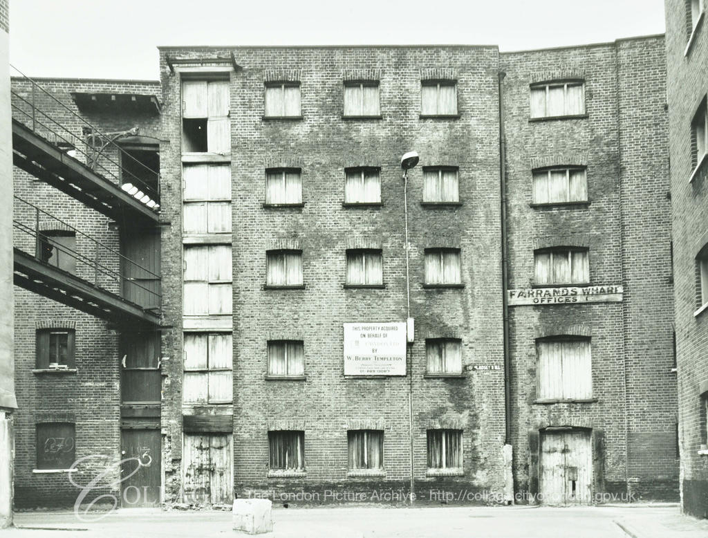 Bermondsey Wall East, Powell's Wharf and Farrand's Wharf.   X.png