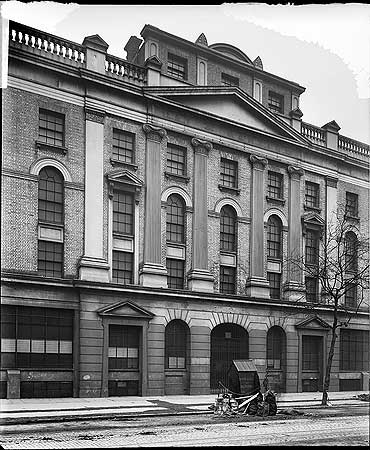 Borough Road,  Hanover House c1924. Day & Martin, blacking manufacturers..png