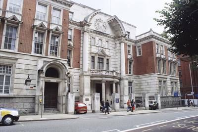 Tooley Street, Tower Bridge Magistrates Court and Police Station c2006.   X.png