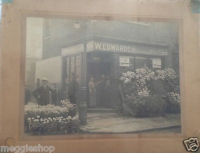 Blackwood Street, right c1900. East Street left.  X.png