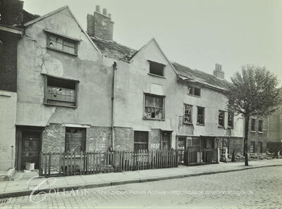 Grange Walk, 63-66, Bermondsey. Housing in extremely poor condition, now replaced by the Aylwin Estate.   X.png